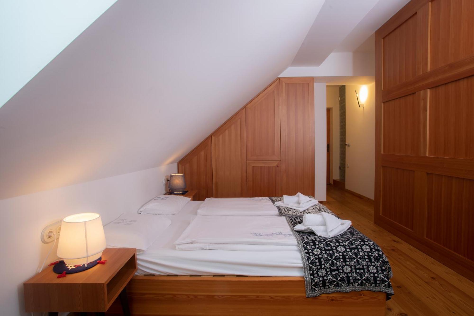 Pr'Gavedarjo Eco Heritage B&B Kranjska Gora Rom bilde